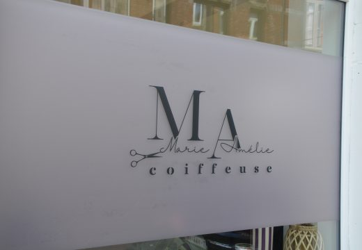 M A coiffeuse