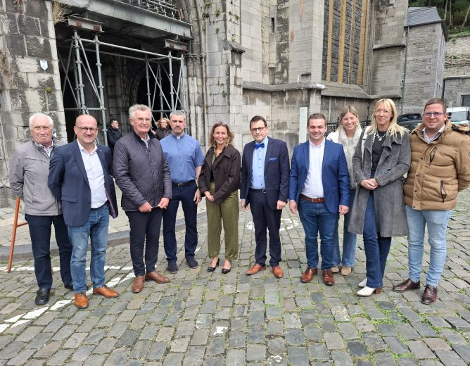 Visite officielle de Madame la Ministre LESCRENIER